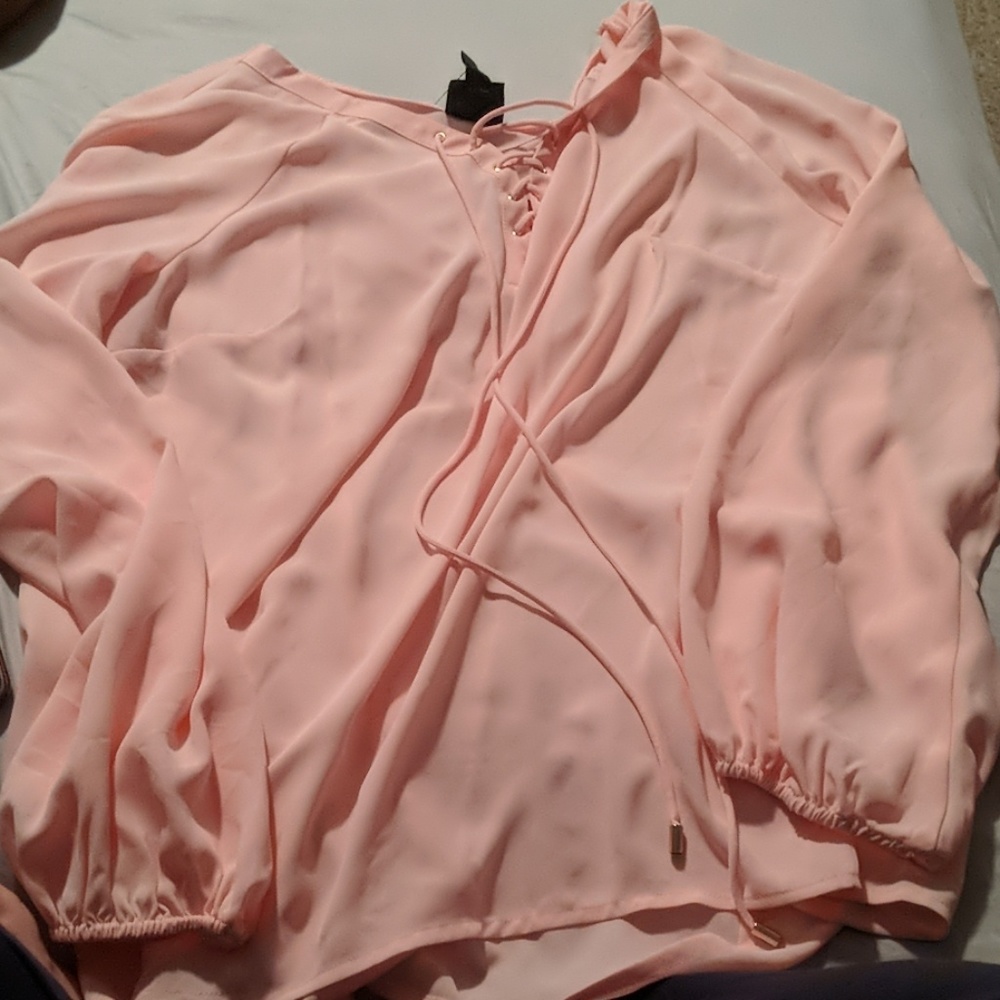 NWT. Worthington pink flowy blouse.